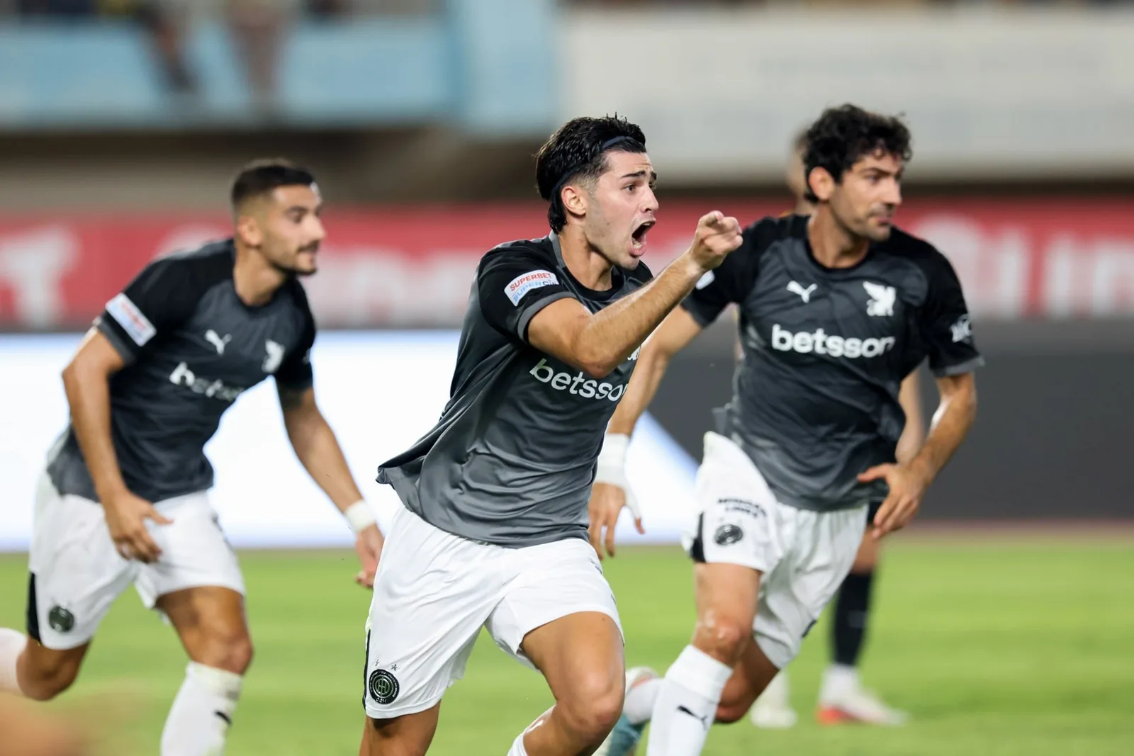 ΑΕΚ – ΟΦΗ 4-5 πεν. (2-2 κ.α): Σήκωσε το Super Cup στο «σπίτι του»!