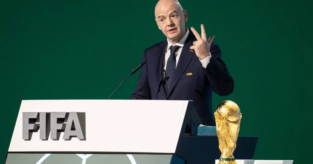 Νέα θύελλα στη FIFA: Καταγγελίες για σχέση Ινφαντίνο με εργαζόμενη και αποζημίωση από την UEFA